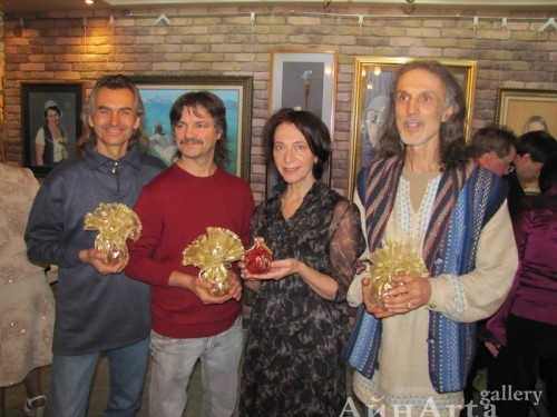 Выставка ДУХОВЫЙ МИР И ИСКУССТВО, художники Виссарион, Игорь Гончаров и Николай Онищенко из духовно-экологического поселения ОБИТЕЛЬ РАССВЕТА
